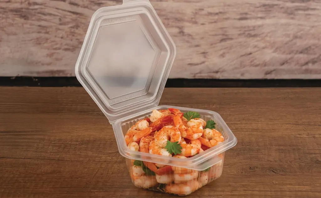 Professional food presentation in Packmaster CF11 500 cc hexagonal container, ideal for ready-meal and industrial food packaging.