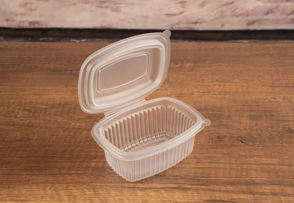 Packmaster CF13 250 cc kare gıda kabının açık kapak görünümü; sızdırmaz conta yapısı ve emniyet kilidi (tamper-evident) mekanizması detayı.